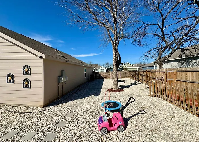 Superb Home 7 Minutes From Lackland Air Force Base